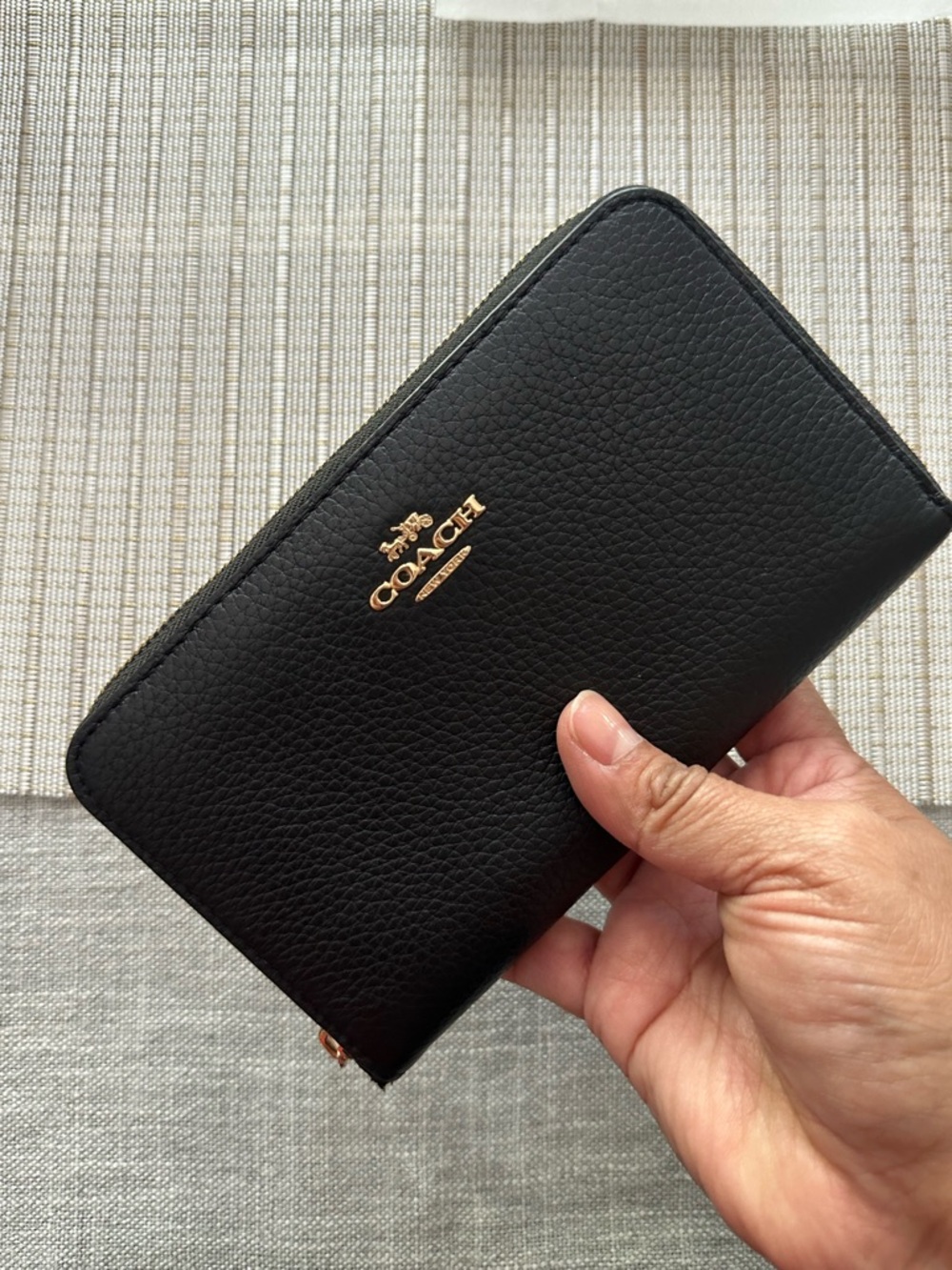 Coach Medium Id Zip Wallet - Picture 11 of 14